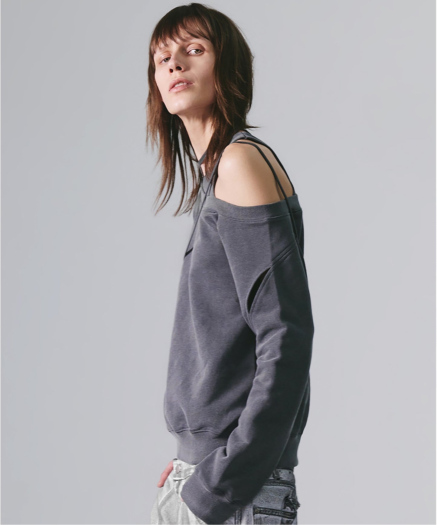 SLIT LAYERED SWEAT SHIRT