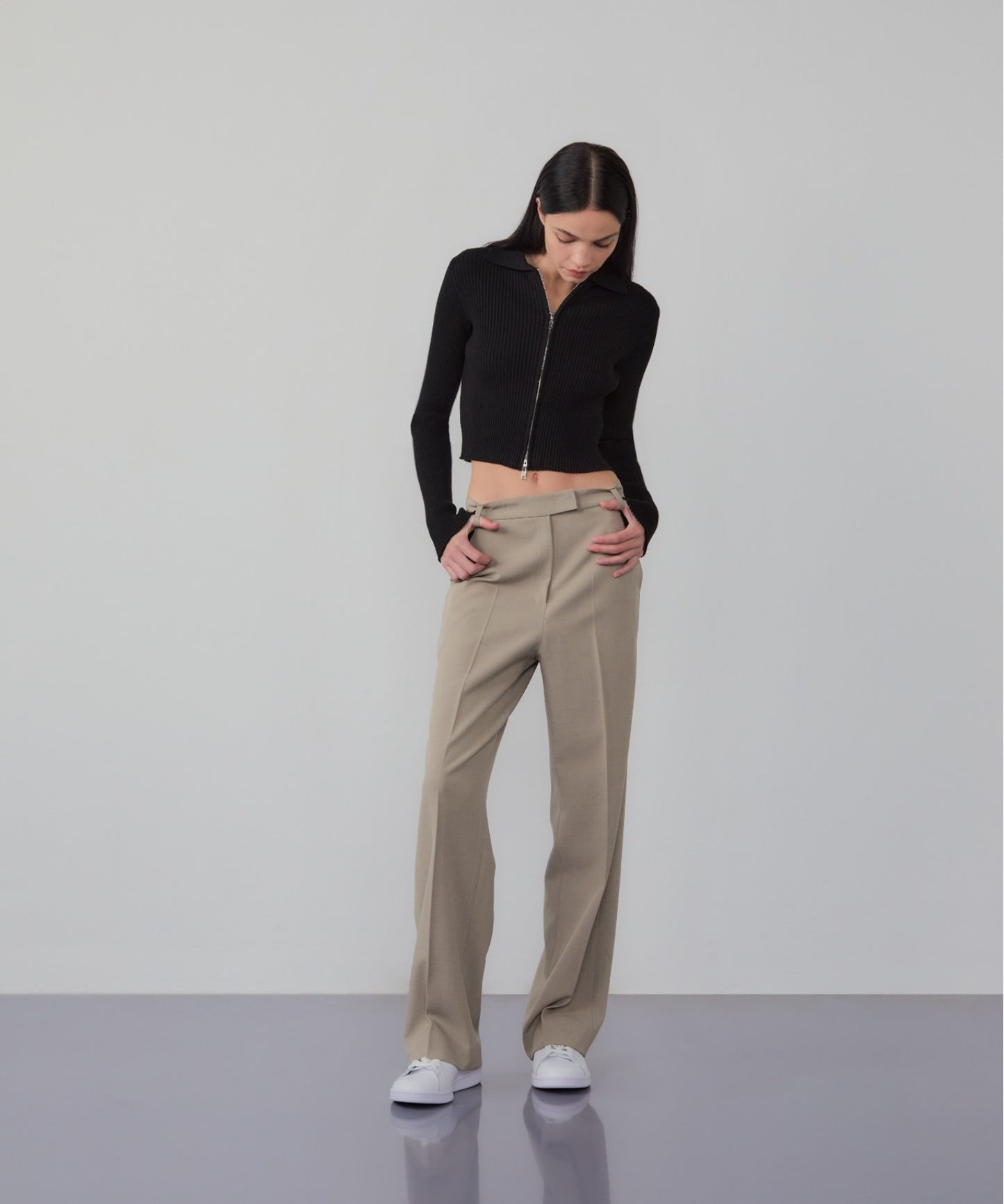 Slim zipped knit top