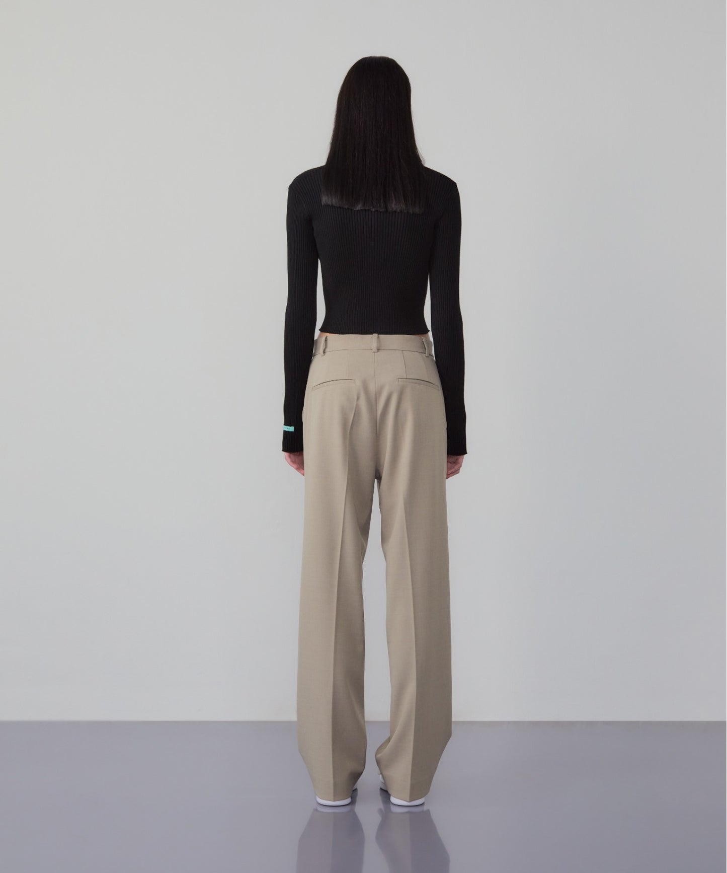 Slim zipped knit top