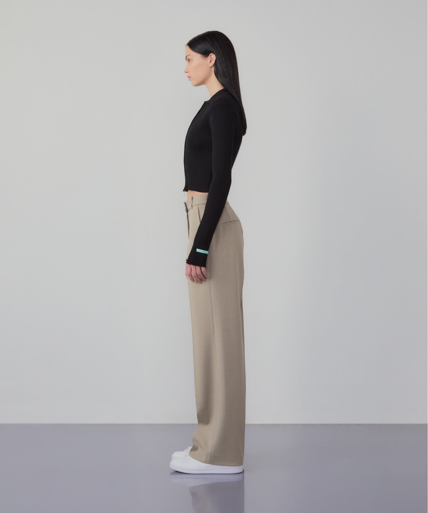 Slim zipped knit top
