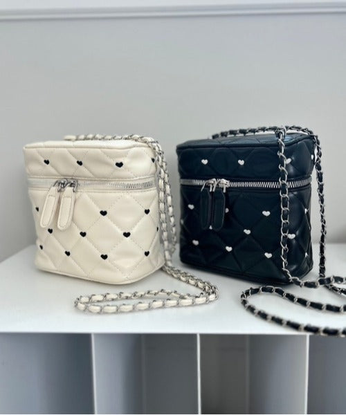 ipugo/イプゴ ハート刺繍 キルティングチェーン バニティバッグ