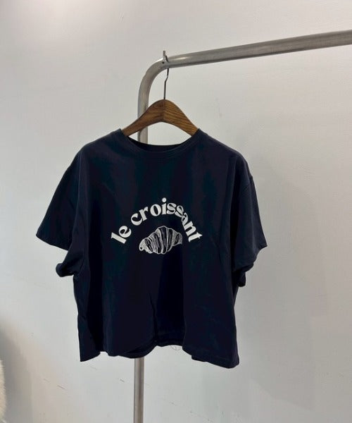 ipugo/イプゴ クロワッサンロゴトップス