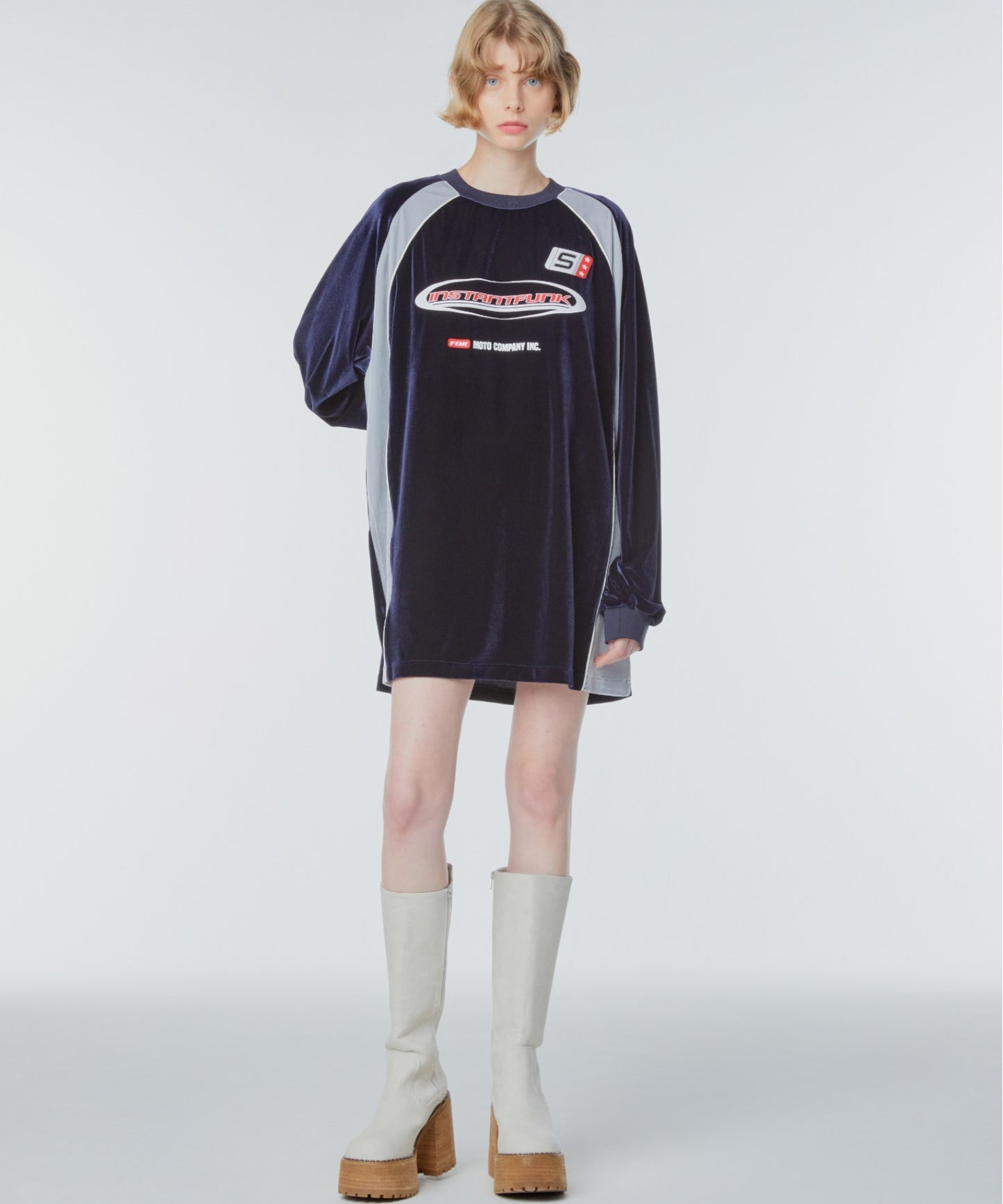 Sporty graphic velvet sweatshirt