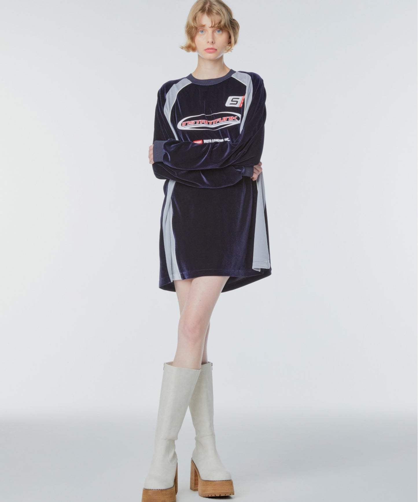 Sporty graphic velvet sweatshirt