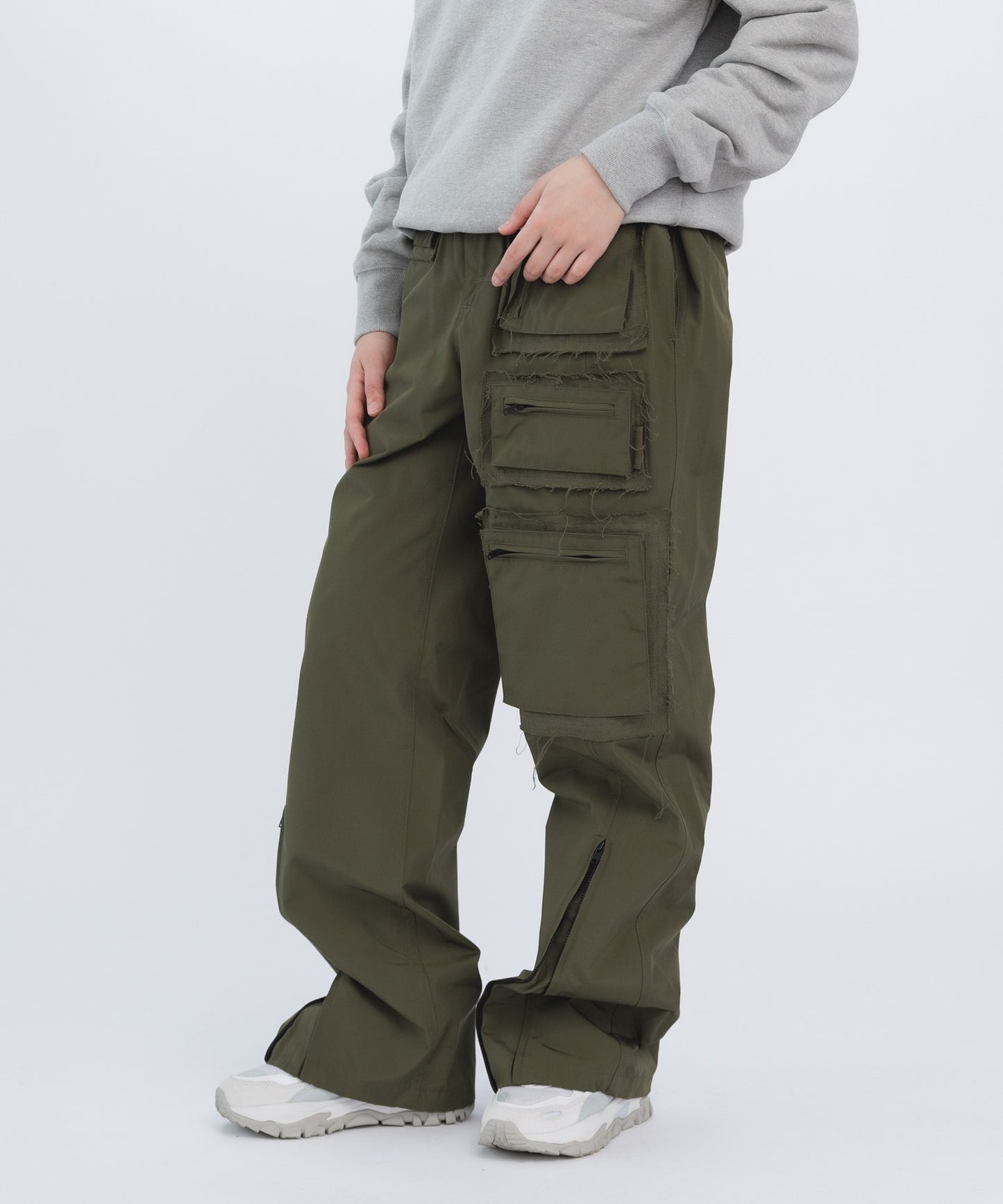 RAW EDGE MULTI-POCKET PANTS