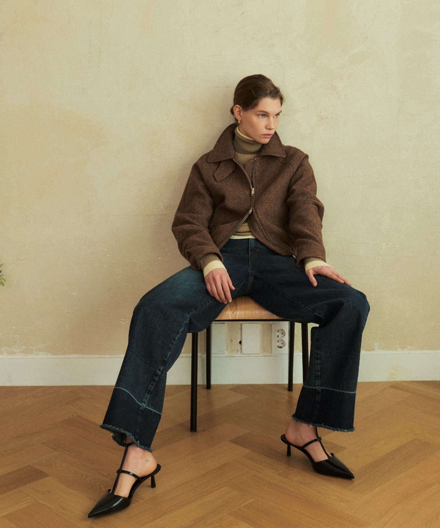 Lower Hem Washed Semi-Wide Denim Pants