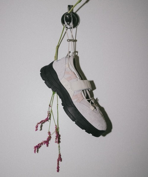BRYN VELCRO SNEAKERS_BRUSHED SUEDE