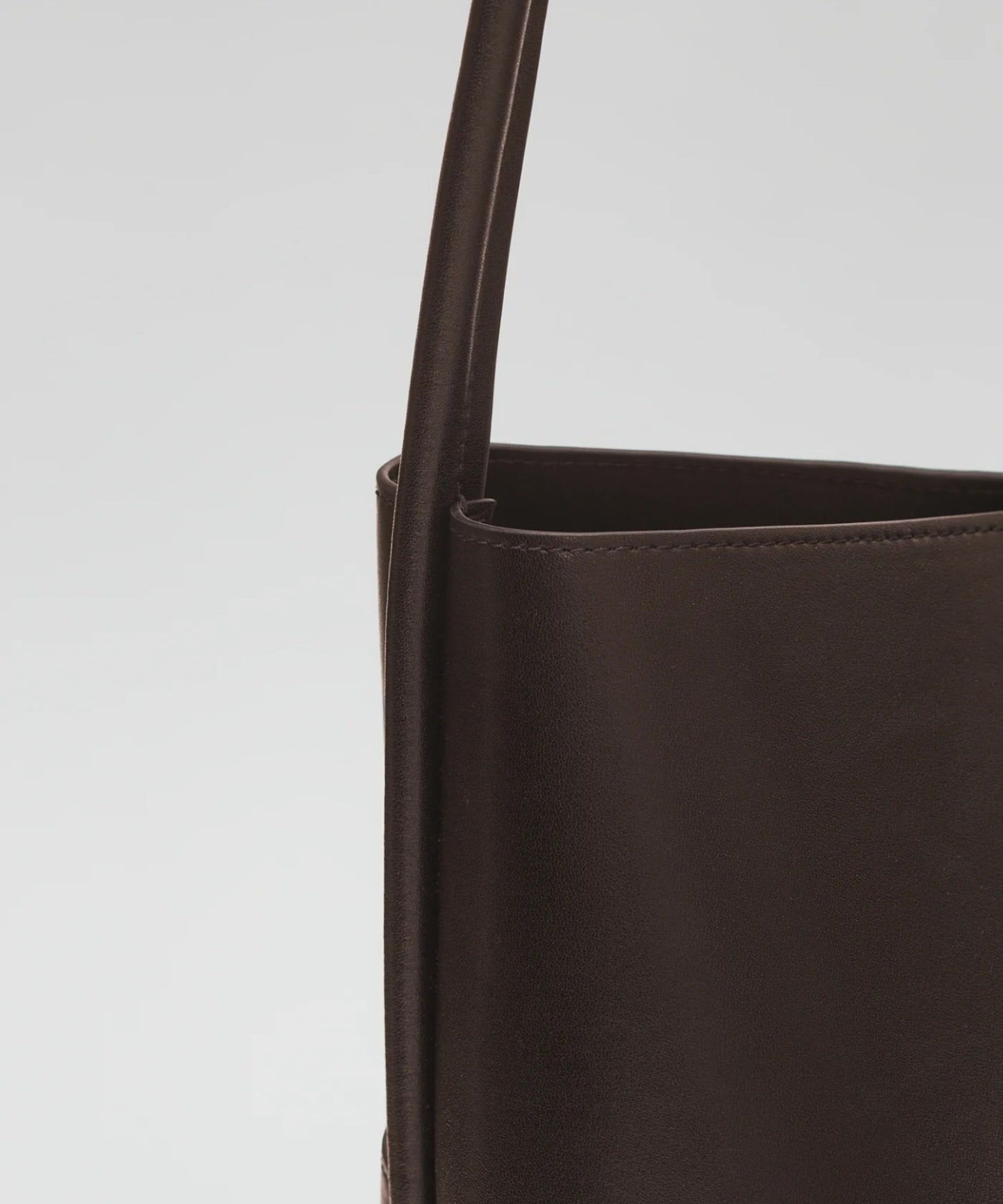 MEDIUM MUG SHOULDER BAG