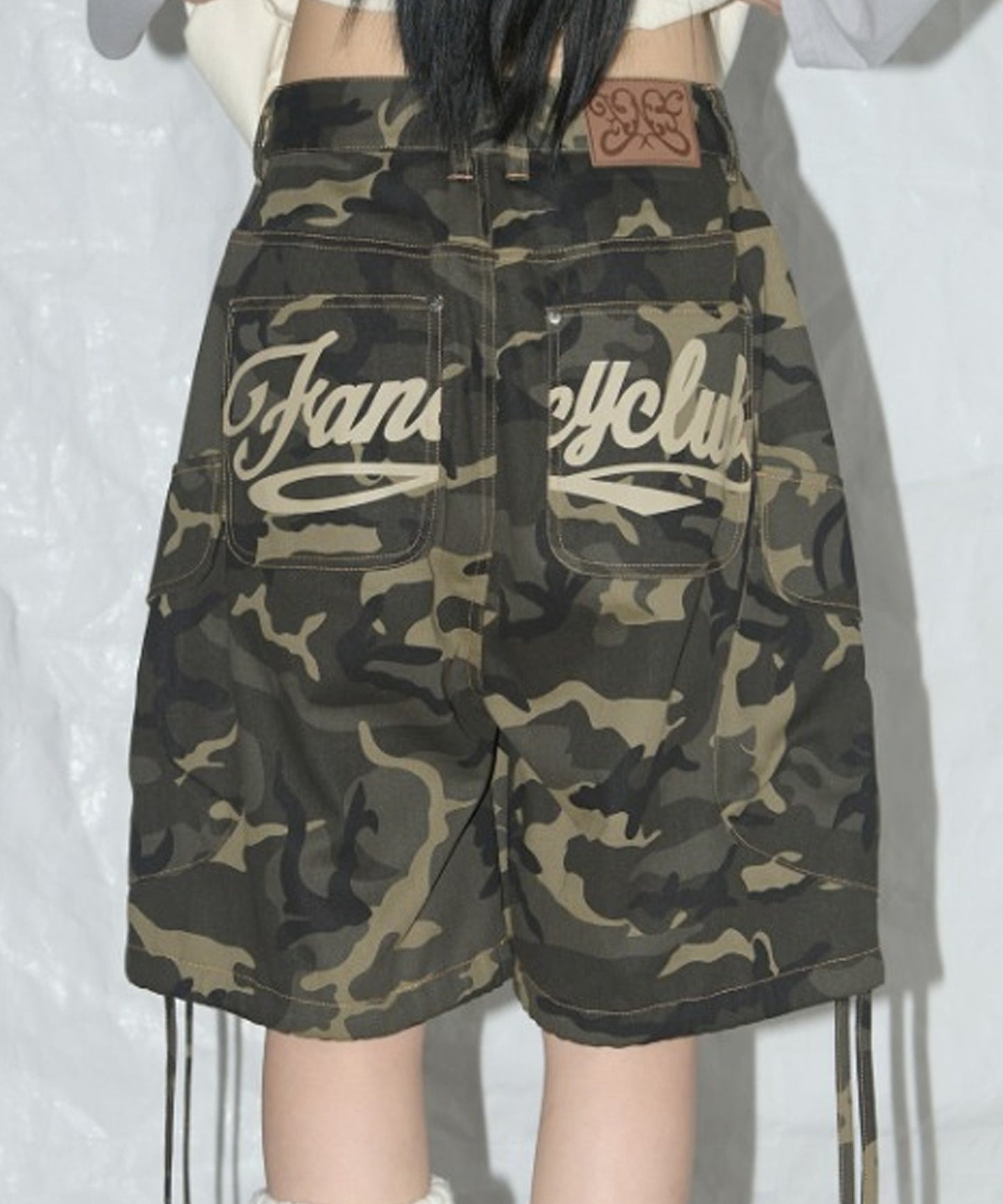 CARGO LETTERING BERMUDA PANTS