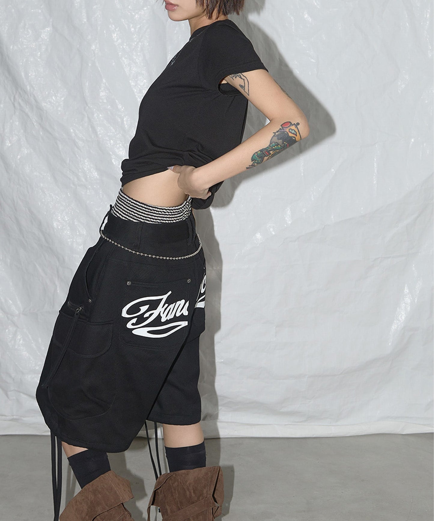 CARGO LETTERING BERMUDA PANTS