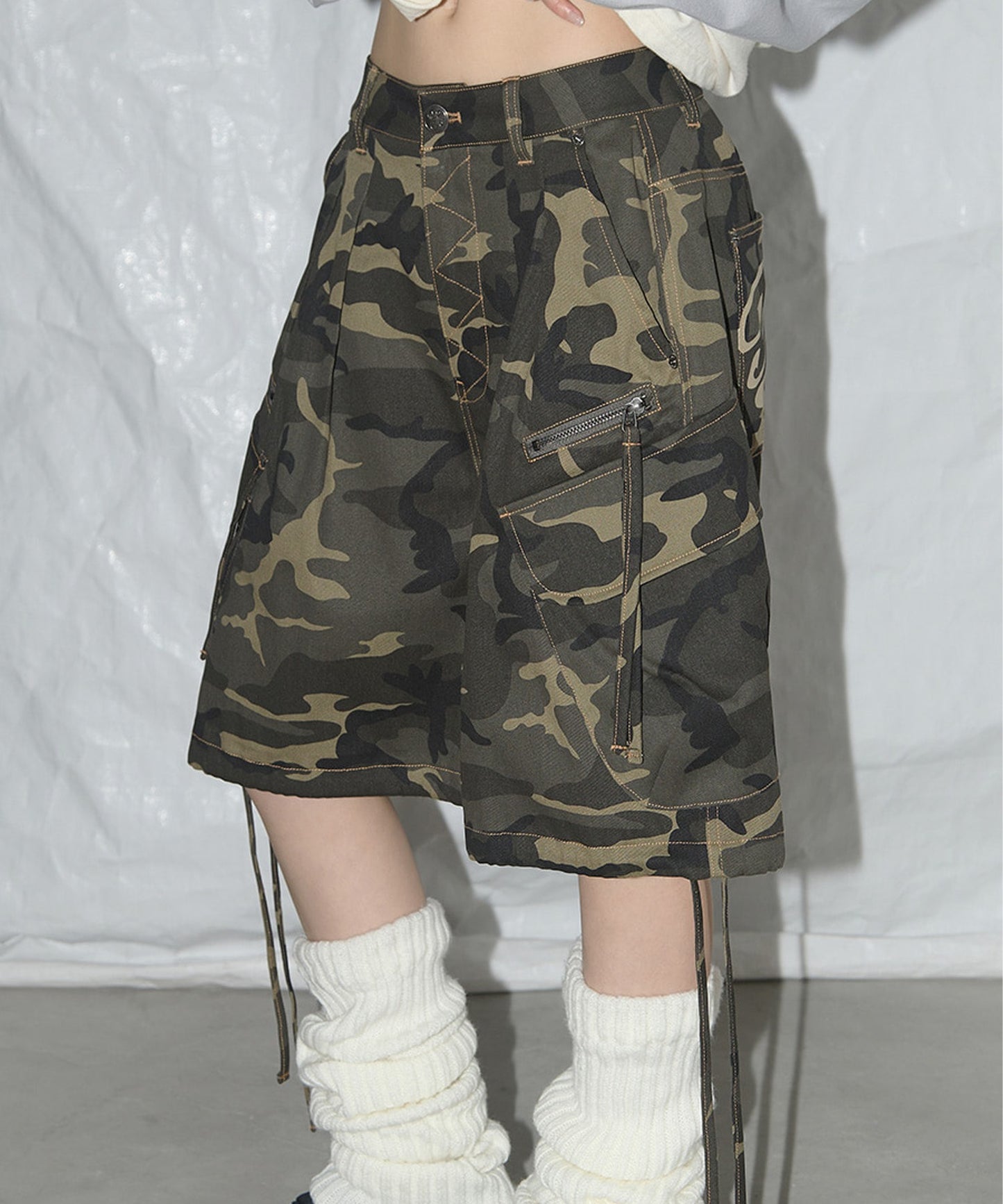 CARGO LETTERING BERMUDA PANTS